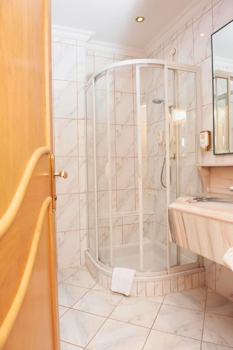 Hotel Lindner Vocklabruck Bagian luar foto