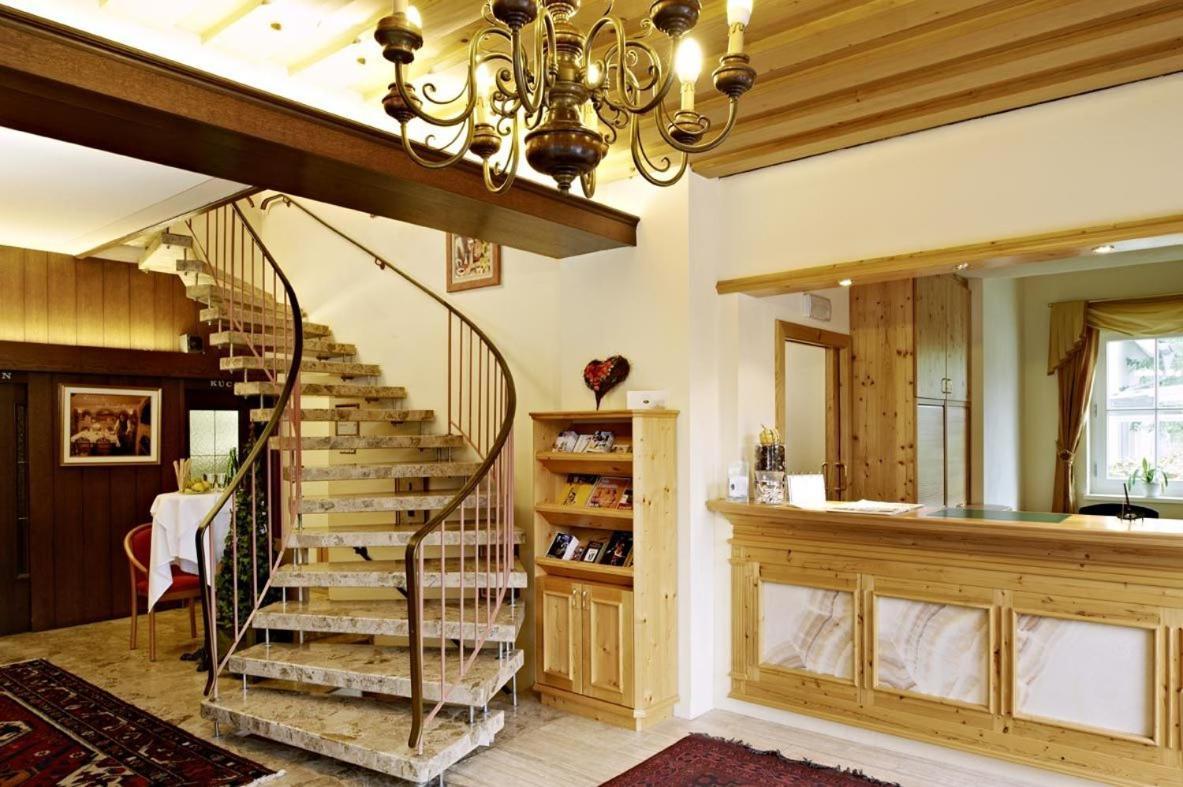 Hotel Lindner Vocklabruck Bagian luar foto