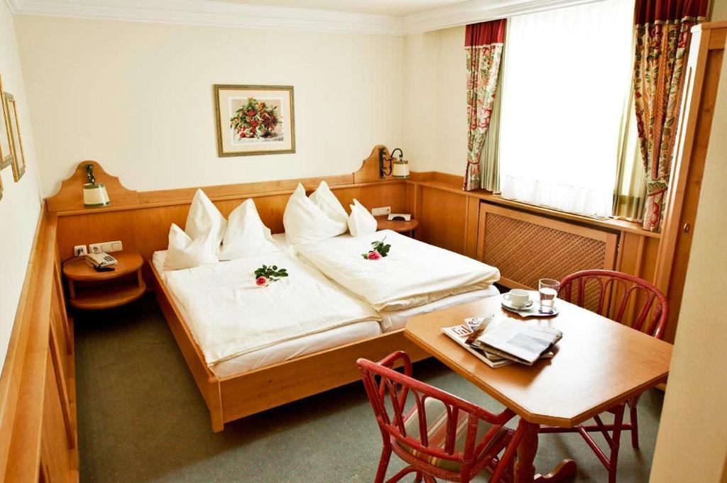 Hotel Lindner Vocklabruck Bagian luar foto